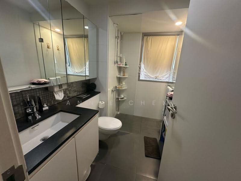 The Minton, 12 Hougang Street 11, Hougang / Punggol / Sengkang, 3 Bedrooms, 1,087 sqft, Condominium For Sale, by Annie Chen, 500271320 - Bathroom - PropertyGuru.com.sg