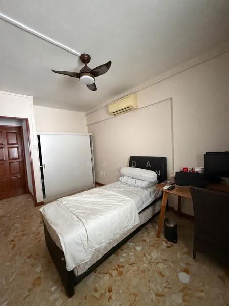 270 Tampines Street 21, 270 Tampines Street 21, Pasir Ris / Tampines, Room Rental, 120 sqft, HDB Flat For Rent, by Amanda Davina Ang, 500271324 - Bedroom - PropertyGuru.com.sg