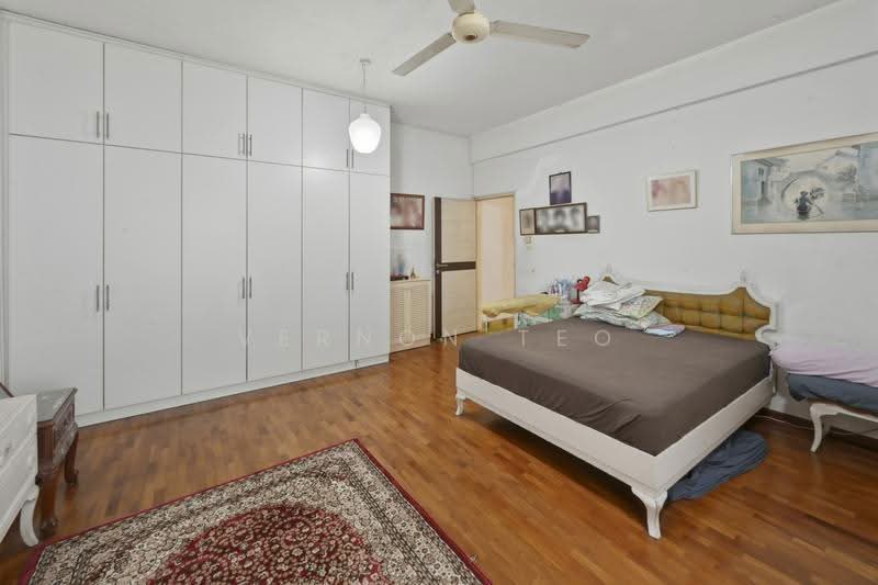 *WIDE FRONTAGE GCB @ MALCOLM ROAD area, Tanglin / Holland / Bukit Timah, 4 Bedrooms, 3,997 sqft, Good Class Bungalow For Sale, by Vernon Teo, 500271345 - Bedroom - PropertyGuru.com.sg