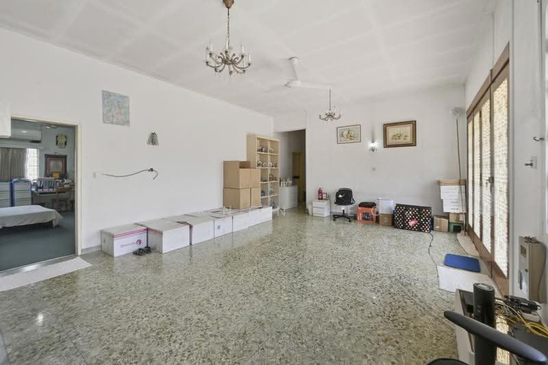 *WIDE FRONTAGE GCB @ MALCOLM ROAD area, Tanglin / Holland / Bukit Timah, 4 Bedrooms, 3,997 sqft, Good Class Bungalow For Sale, by Vernon Teo, 500271345 - PropertyGuru.com.sg