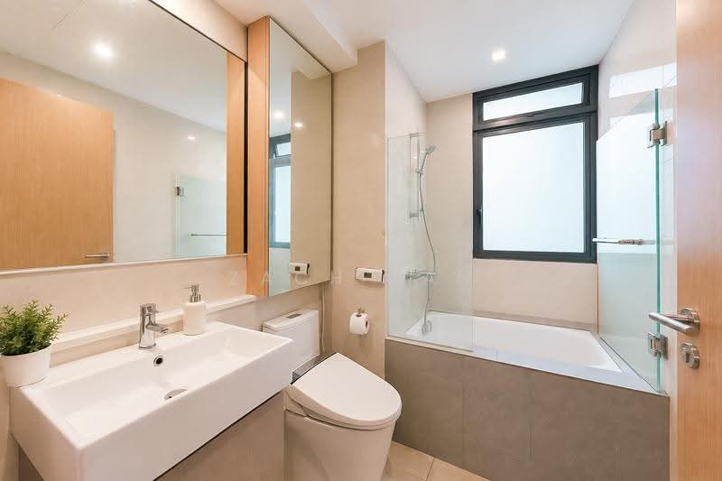 Twin Waterfalls, 82 Punggol Central, Hougang / Punggol / Sengkang, 4 Bedrooms, 1,238 sqft, Condominium For Sale, by Zach Tan, 500271363 - Bathroom - PropertyGuru.com.sg