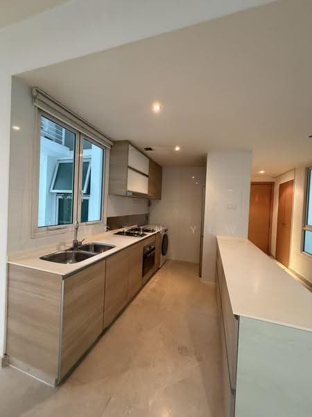 Parc Emily, 7 Mount Emily Road, Orchard / River Valley, 2 Bedrooms, 1,012 sqft, Condominium For Sale, by Justin Yew, 500271366 - Kitchen - PropertyGuru.com.sg