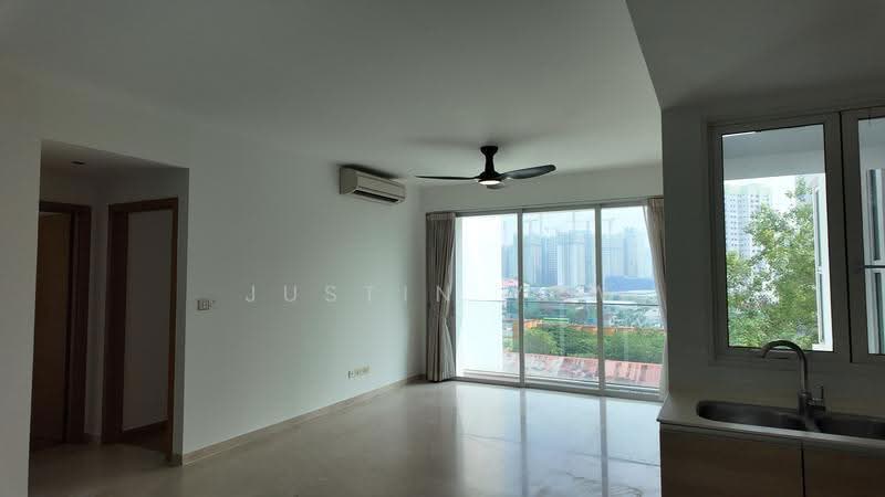 Parc Emily, 7 Mount Emily Road, Orchard / River Valley, 2 Bedrooms, 1,012 sqft, Condominium For Sale, by Justin Yew, 500271366 - Living Room - PropertyGuru.com.sg