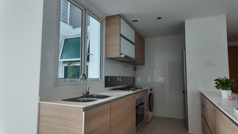 Parc Emily, 7 Mount Emily Road, Orchard / River Valley, 2 Bedrooms, 1,012 sqft, Condominium For Sale, by Justin Yew, 500271366 - Kitchen - PropertyGuru.com.sg