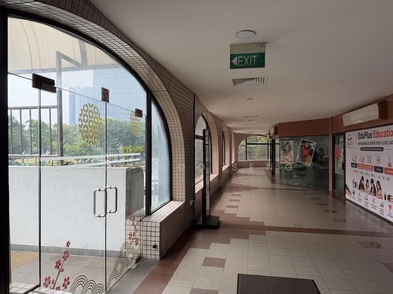 Furama City Centre, 60 Eu Tong Sen Street, Boat Quay / Raffles Place / Marina, 441 sqft, Other Retail For Rent, by Foo Hoo Seng, 500271370 - Corridor - CommercialGuru.com.sg