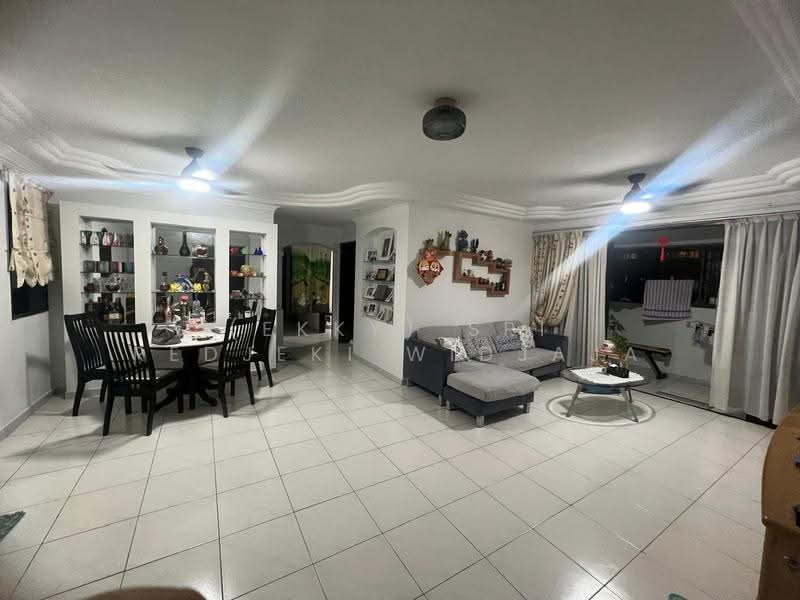 671 Choa Chu Kang Crescent, 671 Choa Chu Kang Crescent, Dairy Farm / Bukit Panjang / Choa Chu Kang, Room Rental, 150 sqft, HDB Flat For Rent, by (Ekky) Sri Redjeki Widjaja, 500271372 - Living Room - PropertyGuru.com.sg