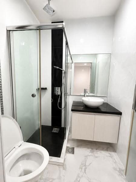 Sembawang Villas, Sembawang Villas, Sembawang / Yishun, 5 Bedrooms, 4,000 sqft, Semi-Detached House For Sale, by Eden Li, 500271377 - Bathroom - PropertyGuru.com.sg