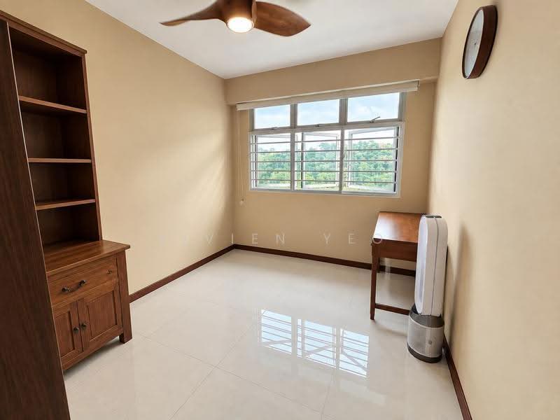 513B Yishun Street 51, 513B Yishun Street 51, Sembawang / Yishun, 3 Bedrooms, 1,216 sqft, HDB Flat For Sale, by Vivien Yeo, 500271383 - Bedroom - PropertyGuru.com.sg