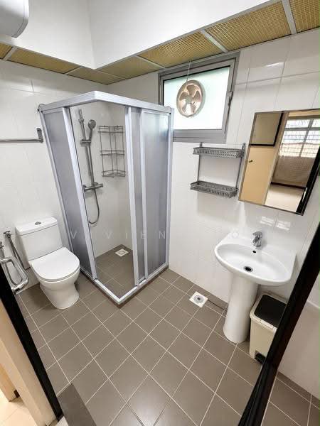 513B Yishun Street 51, 513B Yishun Street 51, Sembawang / Yishun, 3 Bedrooms, 1,216 sqft, HDB Flat For Sale, by Vivien Yeo, 500271383 - Bathroom - PropertyGuru.com.sg
