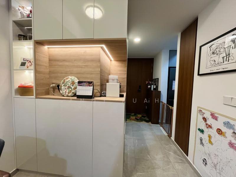 Stirling Residences, 21 Stirling Road, Alexandra / Commonwealth, 2 Bedrooms, 657 sqft, Condominium For Sale, by Andy Kuah, 500271389 - Entrance - PropertyGuru.com.sg