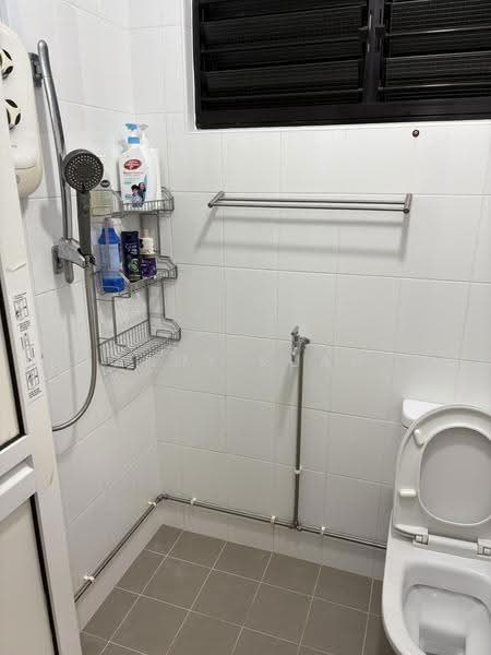341 Ubi Avenue 1, 341 Ubi Avenue 1, Eunos / Geylang / Paya Lebar, Room Rental, 160 sqft, HDB Flat For Rent, by Andy Kuah, 500271401 - Bathroom - PropertyGuru.com.sg