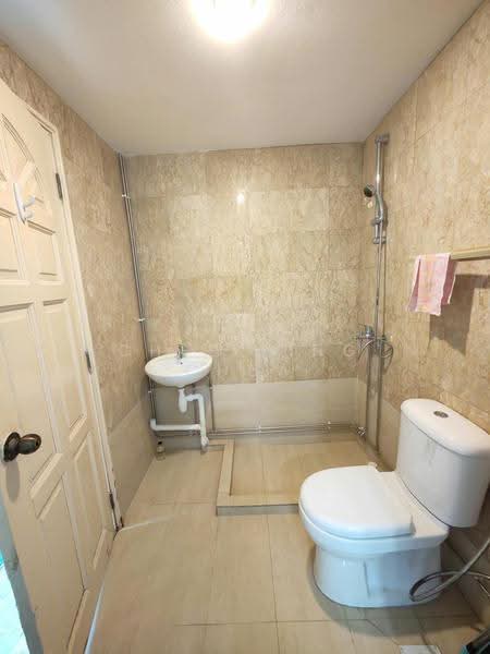 The Daffodil, 568 Upper East Coast Road, Bedok / Upper East Coast, Room Rental, 150 sqft, Apartment For Rent, by Chee Ping CHEW, 500271405 - Common Bath - PropertyGuru.com.sg