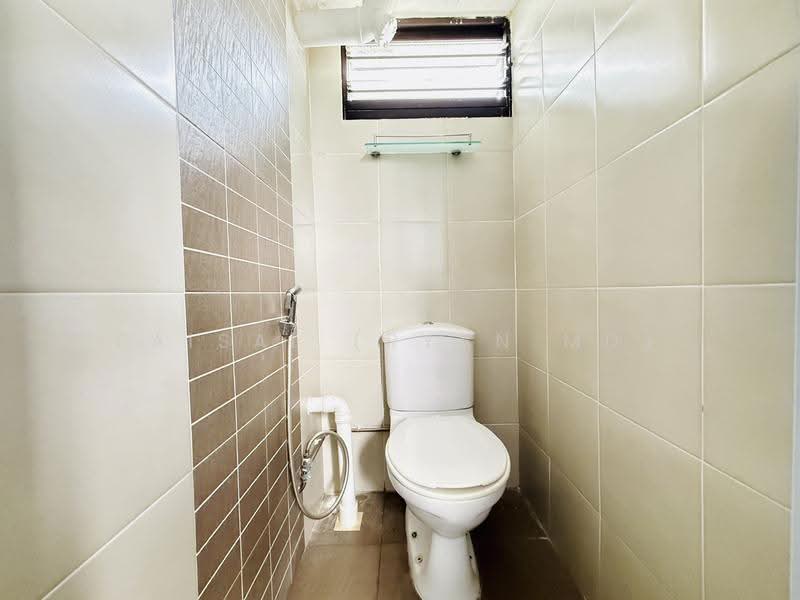 2 Tanjong Pagar Plaza, 2 Tanjong Pagar Plaza, Chinatown / Tanjong Pagar, 2 Bedrooms, 635 sqft, HDB Flat For Sale, by Faisal (Ryan MD), 500271421 - Bathroom - PropertyGuru.com.sg