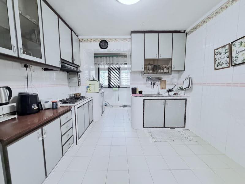 535 Hougang Street 52, 535 Hougang Street 52, Hougang / Punggol / Sengkang, 3 Bedrooms, 1,216 sqft, HDB Flat For Sale, by Mohamed Yaseen, 500271435 - Kitchen - PropertyGuru.com.sg