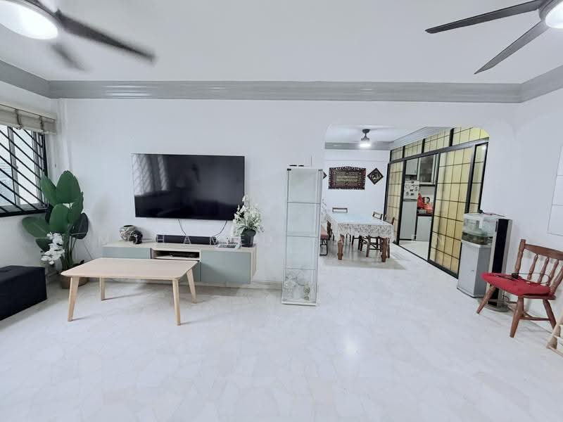 535 Hougang Street 52, 535 Hougang Street 52, Hougang / Punggol / Sengkang, 3 Bedrooms, 1,216 sqft, HDB Flat For Sale, by Mohamed Yaseen, 500271435 - Living Room - PropertyGuru.com.sg
