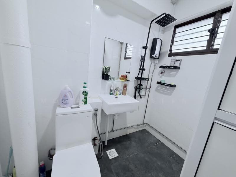 535 Hougang Street 52, 535 Hougang Street 52, Hougang / Punggol / Sengkang, 3 Bedrooms, 1,216 sqft, HDB Flat For Sale, by Mohamed Yaseen, 500271435 - Bathroom - PropertyGuru.com.sg