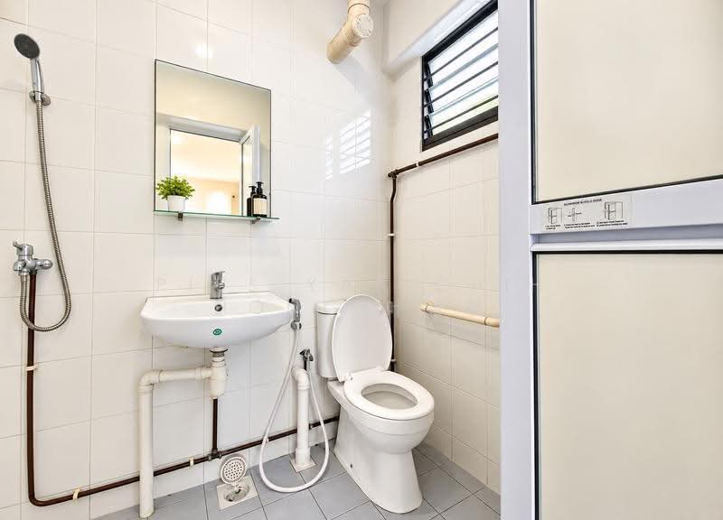 102 Potong Pasir Avenue 1, 102 Potong Pasir Avenue 1, Macpherson / Potong Pasir, 2 Bedrooms, 797 sqft, HDB Flat For Sale, by Pius Yap Chih Hong 叶智弘, 500271440 - Bathroom - PropertyGuru.com.sg