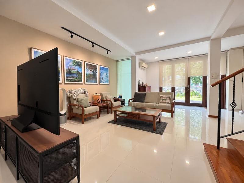 โ
๐๐ฎ๐ป๐ฑ๐ฒ๐ฑ ๐๐
๐ฐ๐ฒ๐น๐น๐ฒ๐ป๐ฐ๐ฒ โ
Sunset Way | Nan Hua Primary | Corner Terrace For Rebuild, Sunset Way | Sunset Square | Sunset Heights, Clementi Park / Upper Bukit Timah, 3 Bedrooms, 3,500 sqft, Corner Terrace For Sale, by Andy Cheng, 500271443 - Living Room - PropertyGuru.com.sg