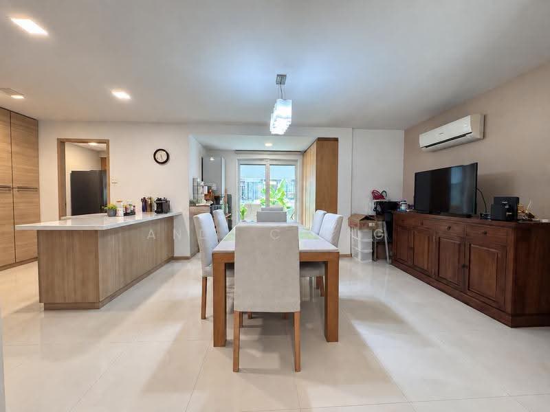 โ
๐๐ฎ๐ป๐ฑ๐ฒ๐ฑ ๐๐
๐ฐ๐ฒ๐น๐น๐ฒ๐ป๐ฐ๐ฒ โ
Sunset Way | Nan Hua Primary | Corner Terrace For Rebuild, Sunset Way | Sunset Square | Sunset Heights, Clementi Park / Upper Bukit Timah, 3 Bedrooms, 3,500 sqft, Corner Terrace For Sale, by Andy Cheng, 500271443 - Dining Room - PropertyGuru.com.sg