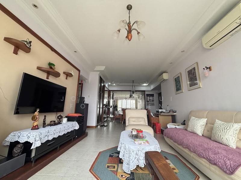 Castle Green, 483 Yio Chu Kang Road, Mandai / Upper Thomson, 3 Bedrooms, 1,151 sqft, Condominium For Sale, by Joanne Phui Fong Chen, 500271446 - Living Room - PropertyGuru.com.sg
