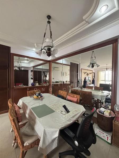 Castle Green, 483 Yio Chu Kang Road, Mandai / Upper Thomson, 3 Bedrooms, 1,151 sqft, Condominium For Sale, by Joanne Phui Fong Chen, 500271446 - Dining Room - PropertyGuru.com.sg