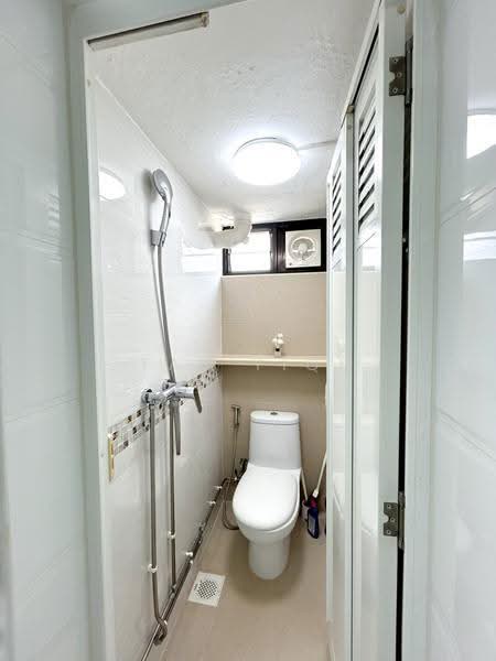 62 Marine Drive, 62 Marine Drive, East Coast / Marine Parade, 3 Bedrooms, 936 sqft, HDB Flat For Sale, by Tay Yiqi, 500271451 - Bathroom - PropertyGuru.com.sg