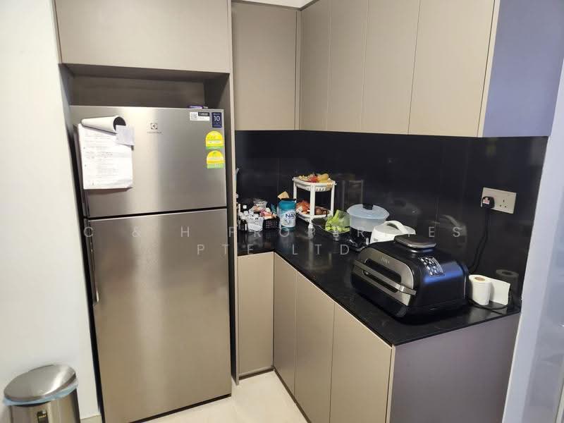 The Florence Residences, 89 Hougang Avenue 2, Hougang / Punggol / Sengkang, 4 Bedrooms, 1,283 sqft, Condominium For Sale, by SALLY, 500271452 - Kitchen - PropertyGuru.com.sg