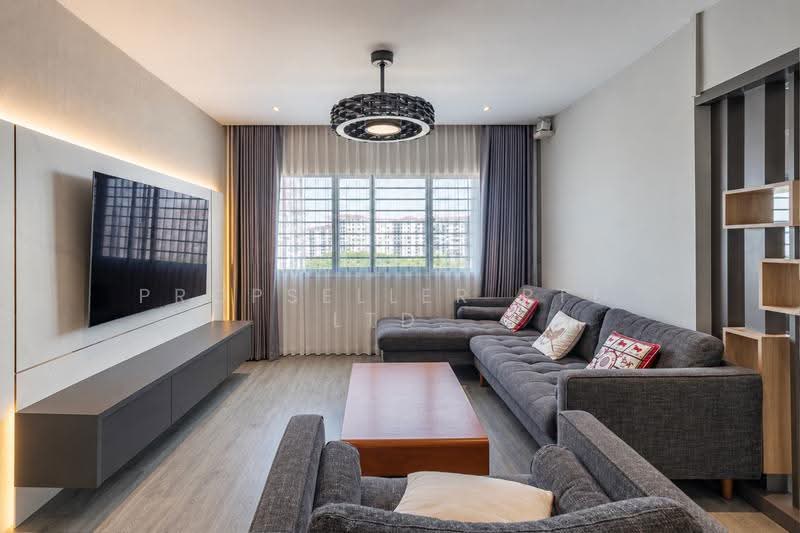 977 Jurong West Street 93, 977 Jurong West Street 93, Boon Lay / Jurong / Tuas, 3 Bedrooms, 1,302 sqft, HDB Flat For Sale, by ADNIX LIU, 500271501 - Living Room - PropertyGuru.com.sg