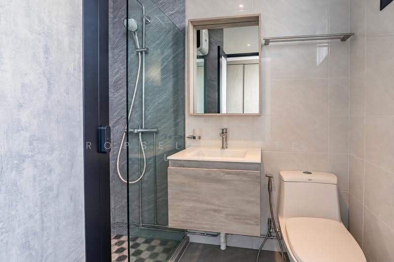 977 Jurong West Street 93, 977 Jurong West Street 93, Boon Lay / Jurong / Tuas, 3 Bedrooms, 1,302 sqft, HDB Flat For Sale, by ADNIX LIU, 500271501 - Bathroom - PropertyGuru.com.sg