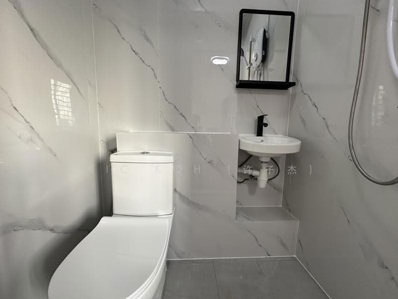 People's Park Complex, 1 Park Road, Boat Quay / Raffles Place / Marina, Room Rental, 350 sqft, Apartment For Rent, by Eric Koh (许子杰), 500271507 - Bathroom - PropertyGuru.com.sg