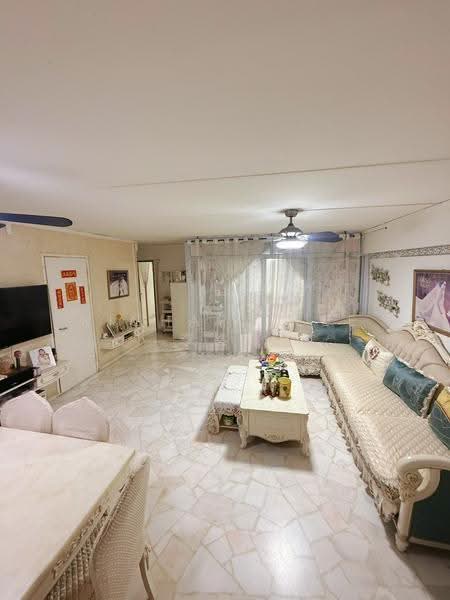 542 Woodlands Drive 16, 542 Woodlands Drive 16, Admiralty / Woodlands, 4 Bedrooms, 1,238 sqft, HDB Flat For Sale, by Richard Lee 李昌盛, 500271509 - Living Room - PropertyGuru.com.sg