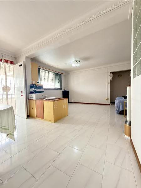 864 Yishun Avenue 4, 864 Yishun Avenue 4, Sembawang / Yishun, 3 Bedrooms, 1,119 sqft, HDB Flat For Sale, by Clarette Chua, 500271511 - Living Room - PropertyGuru.com.sg