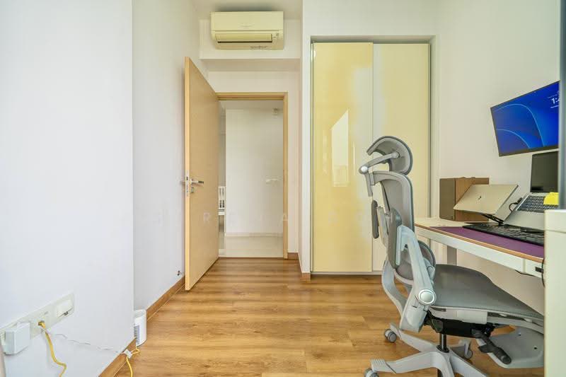 The Luxurie, 27 Compassvale Road, Hougang / Punggol / Sengkang, 2 Bedrooms, 775 sqft, Condominium For Sale, by Serena Goh, 500271516 - Bedroom 2 - PropertyGuru.com.sg
