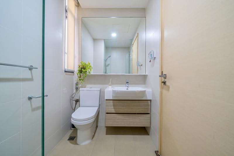 The Luxurie, 27 Compassvale Road, Hougang / Punggol / Sengkang, 2 Bedrooms, 775 sqft, Condominium For Sale, by Serena Goh, 500271516 - Common Bathroom - PropertyGuru.com.sg