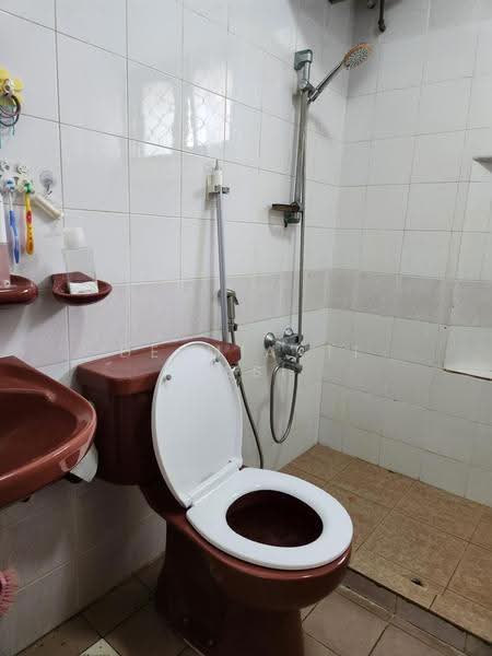 6 BEDROOMS CORNER SEMI DETACHED 3 STOREY 4000SQFT, Jln Rimau of Eunos Road, Eunos / Geylang / Paya Lebar, 6 Bedrooms, 4,000 sqft, Semi-Detached House For Rent, by Desmiarti Desi, 500271519 - PropertyGuru.com.sg