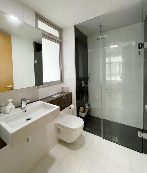 RV Residences, 467 River Valley Road, Tanglin / Holland / Bukit Timah, 2 Bedrooms, 678 sqft, Condominium For Rent, by Michael Ser, 500271521 - Bathroom - PropertyGuru.com.sg