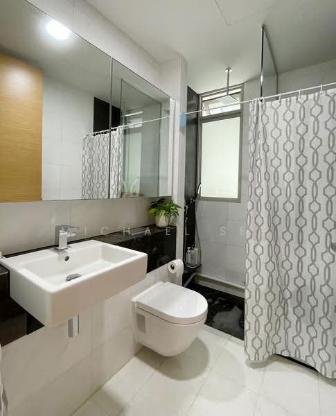RV Residences, 467 River Valley Road, Tanglin / Holland / Bukit Timah, 2 Bedrooms, 678 sqft, Condominium For Rent, by Michael Ser, 500271521 - Bathroom - PropertyGuru.com.sg