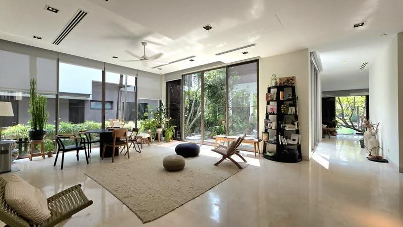 Sentosa Cove, Ocean Drive, Harbourfront / Telok Blangah, 4 Bedrooms, 10,015 sqft, Detached House For Rent, by Tyler Lee, 500271523 - Living Room - PropertyGuru.com.sg