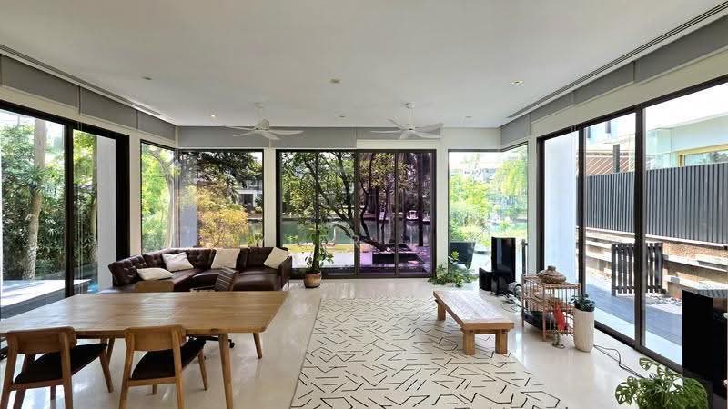 Sentosa Cove, Ocean Drive, Harbourfront / Telok Blangah, 4 Bedrooms, 10,015 sqft, Detached House For Rent, by Tyler Lee, 500271523 - Living Room - PropertyGuru.com.sg
