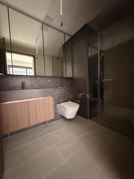 Hillock Green, 22-28 Lentor Central, Mandai / Upper Thomson, 2 Bedrooms, 786 sqft, Condominium For Sale, by Lee Hon Chan, 500271534 - Bathroom - PropertyGuru.com.sg