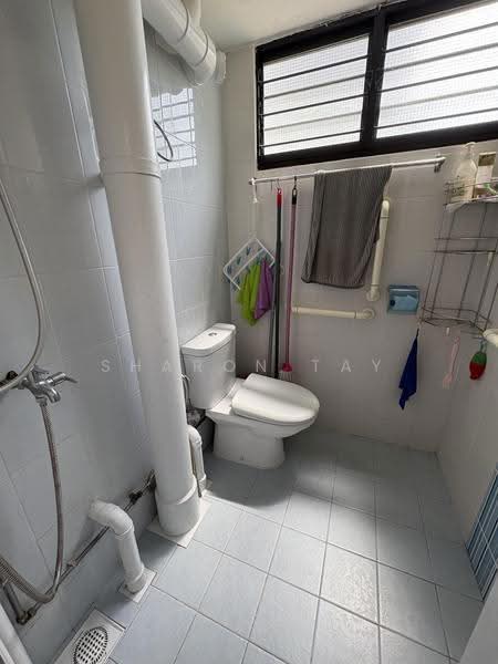 537 Ang Mo Kio Avenue 5, 537 Ang Mo Kio Avenue 5, Ang Mo Kio / Bishan / Thomson, 3 Bedrooms, 990 sqft, HDB Flat For Sale, by Sharon Tay, 500271538 - Bathroom - PropertyGuru.com.sg