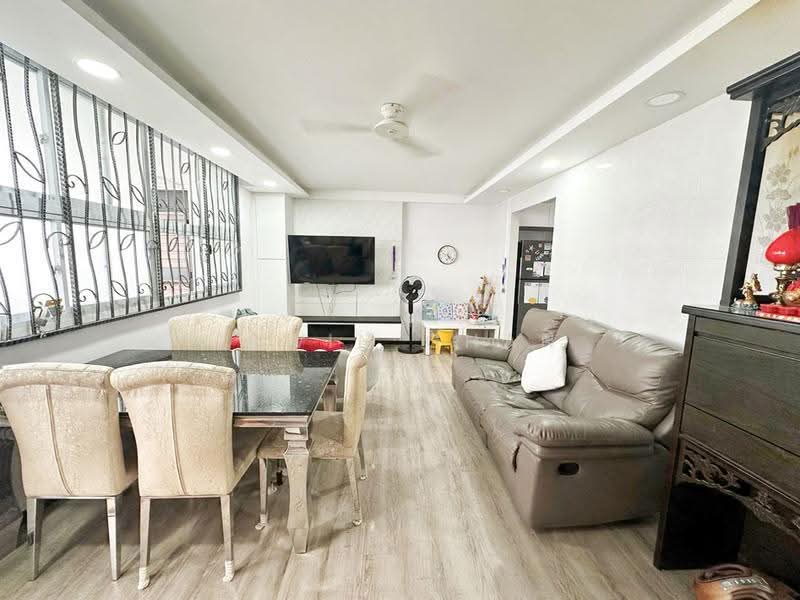 113 Bishan Street 12, 113 Bishan Street 12, Ang Mo Kio / Bishan / Thomson, 3 Bedrooms, 904 sqft, HDB Flat For Sale, by Irwin Chan, 500271539 - Living Room - PropertyGuru.com.sg