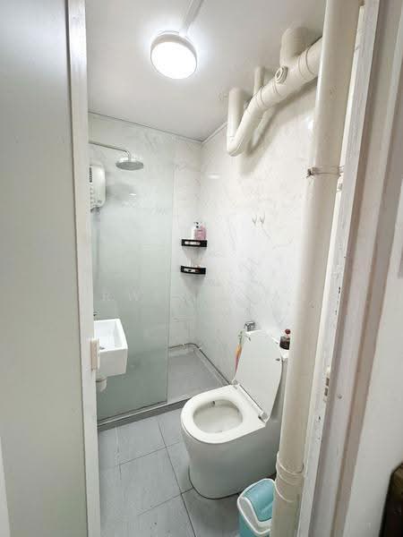 113 Bishan Street 12, 113 Bishan Street 12, Ang Mo Kio / Bishan / Thomson, 3 Bedrooms, 904 sqft, HDB Flat For Sale, by Irwin Chan, 500271539 - Bathroom - PropertyGuru.com.sg