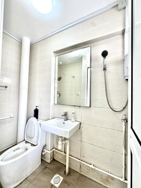 723 Jurong West Avenue 5, 723 Jurong West Avenue 5, Boon Lay / Jurong / Tuas, 3 Bedrooms, 1,119 sqft, HDB Flat For Sale, by Brandon Zheng 郑祺宝, 500271554 - Bathroom - PropertyGuru.com.sg