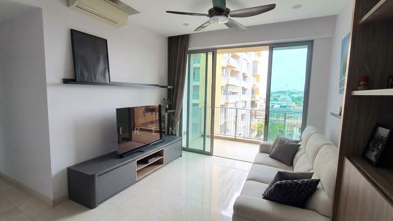 The Glades, 12 Bedok Rise, Bedok / Upper East Coast, 3 Bedrooms, 990 sqft, Condominium For Sale, by Irene Peh, 500271566 - Living Room - PropertyGuru.com.sg
