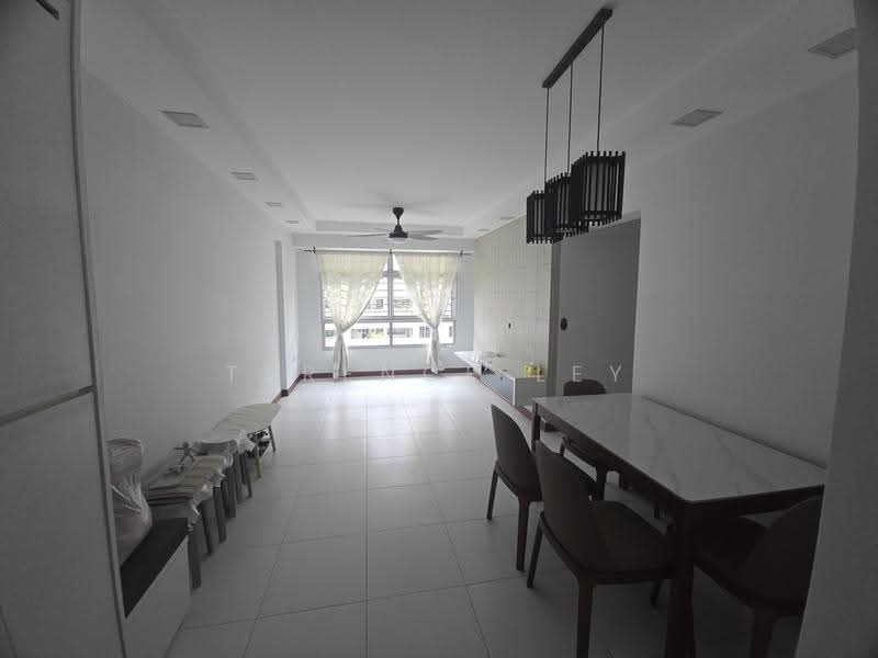 428B Yishun Avenue 11, 428B Yishun Avenue 11, Sembawang / Yishun, Room Rental, 80 sqft, HDB Flat For Rent, by Terence Ley, 500271570 - Living hall - PropertyGuru.com.sg
