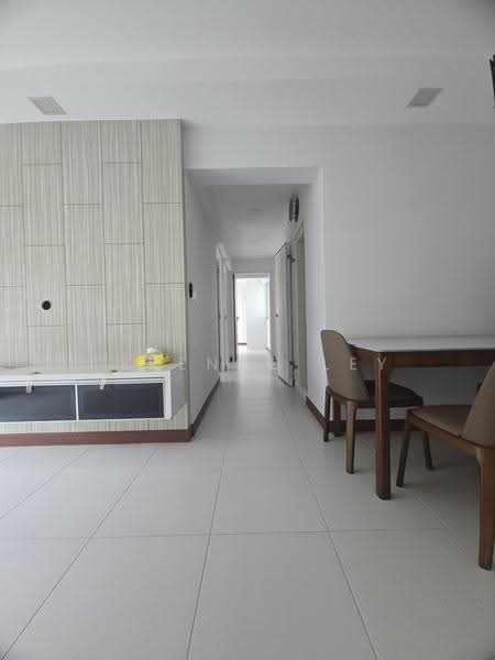 428B Yishun Avenue 11, 428B Yishun Avenue 11, Sembawang / Yishun, Room Rental, 80 sqft, HDB Flat For Rent, by Terence Ley, 500271570 - Hall way to the room - PropertyGuru.com.sg