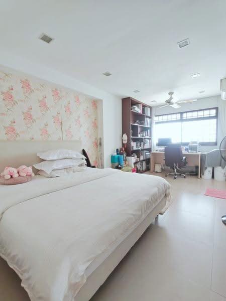 367 Tampines Street 34, 367 Tampines Street 34, Pasir Ris / Tampines, 3 Bedrooms, 1,076 sqft, HDB Flat For Sale, by Johnnie Han, 500271575 - Bedroom - PropertyGuru.com.sg