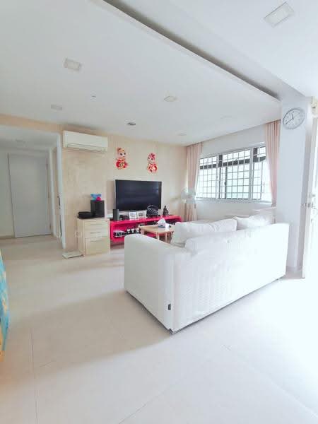 367 Tampines Street 34, 367 Tampines Street 34, Pasir Ris / Tampines, 3 Bedrooms, 1,076 sqft, HDB Flat For Sale, by Johnnie Han, 500271575 - Living Room - PropertyGuru.com.sg