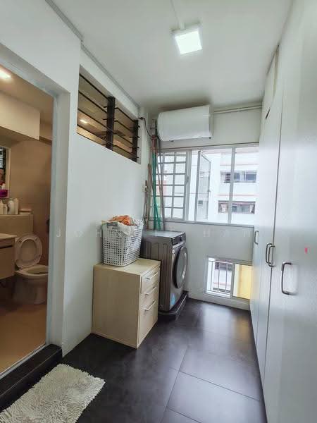 367 Tampines Street 34, 367 Tampines Street 34, Pasir Ris / Tampines, 3 Bedrooms, 1,076 sqft, HDB Flat For Sale, by Johnnie Han, 500271575 - Bathroom - PropertyGuru.com.sg